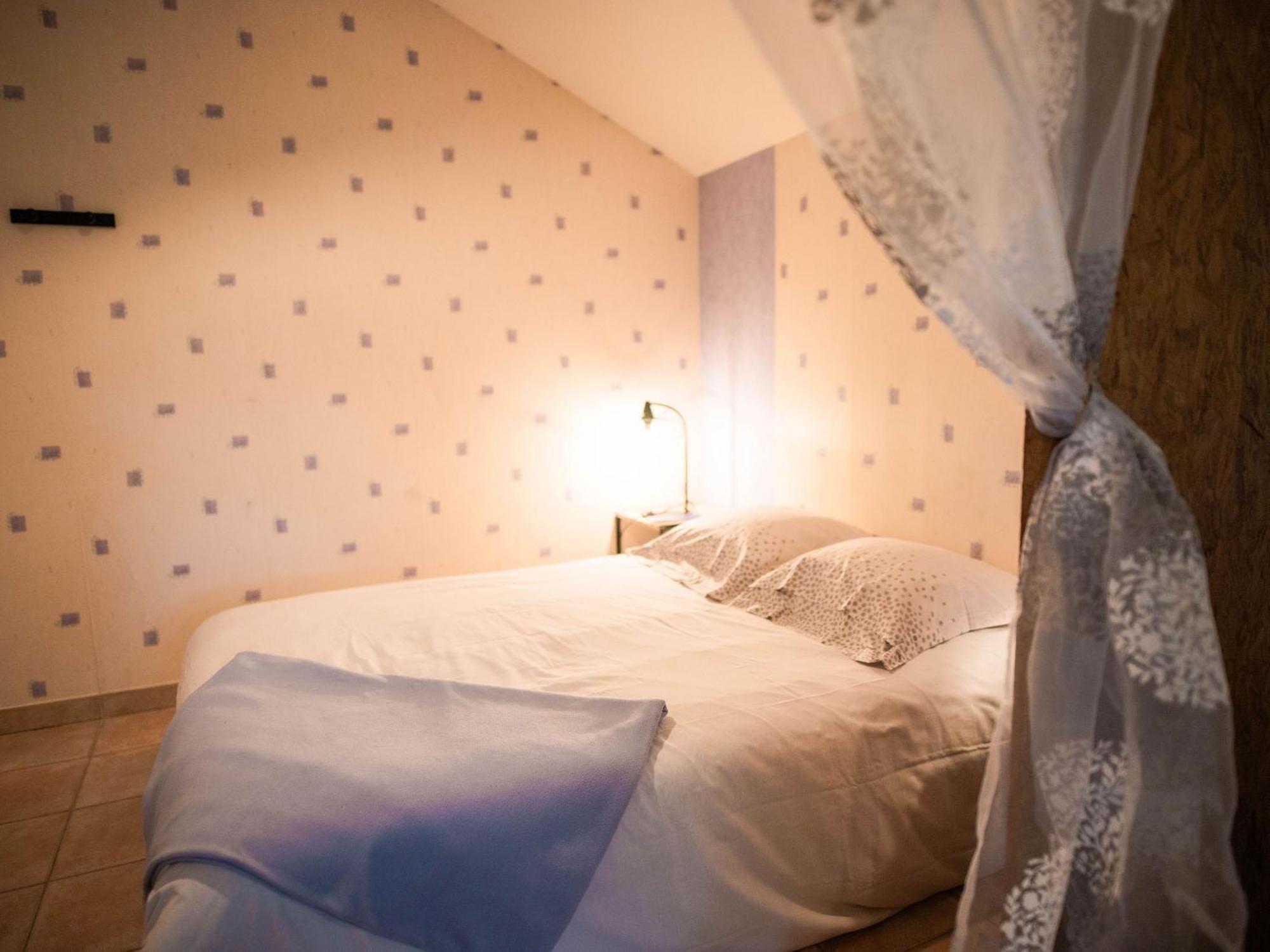 Gite De Charme Renove Avec Cheminee, Terrasse Et Proche Randonnees - Capacite 13 Pers. - Fr-1-410-179 Saint-Léonard-des-Bois 外观 照片