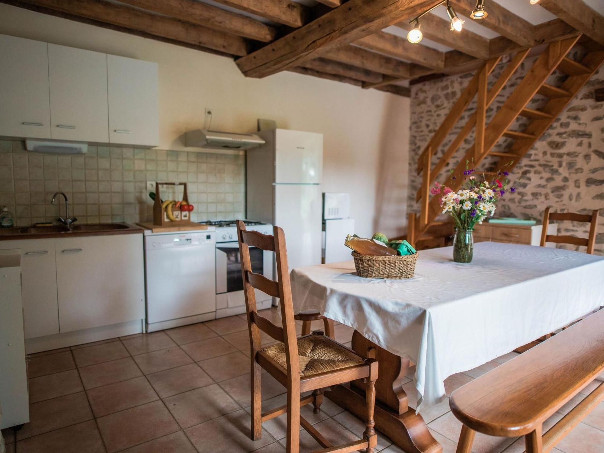 Gite De Charme Renove Avec Cheminee, Terrasse Et Proche Randonnees - Capacite 13 Pers. - Fr-1-410-179 Saint-Léonard-des-Bois 外观 照片